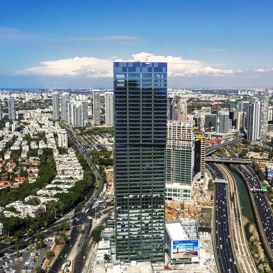 מגדל משרדים מניב