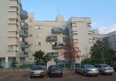 קיסר ניהול נכסים בחיפה מציע דירה מדהימה למכירה בבניין חדיש עם לובי מפואר ומעלית ברחוב טבנקין 8 נווה שאנן חיפה