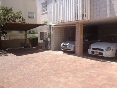 קיסר ניהול נכסים בקרית חיים, קריות מציע דירה למכירה מדוגמת וחדישה ברחוב קק"ל 26 בקריית חיים - קריות - חיפה