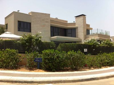 קיסר שיווק נדל"ן ניהול נכסים בחיפה מציע וילה למכירה או להשכרה בשכונת היוקרה דניה בחיפה
