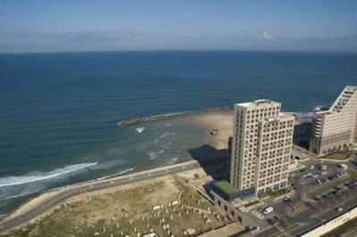 קיסר שיווק, ניהול נכסים מתווכים בחיפה מציע דירה להשקעה למכירה בדרייפוס משופצת לזוג משפחה בחיפה